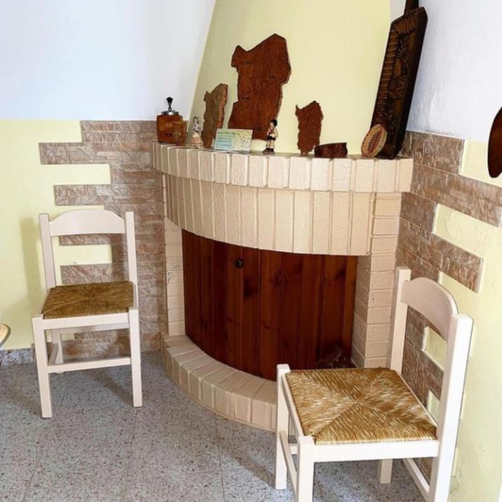 A Casa Di Nonna Iun Q2951 Villa Fluminimaggiore Kültér fotó